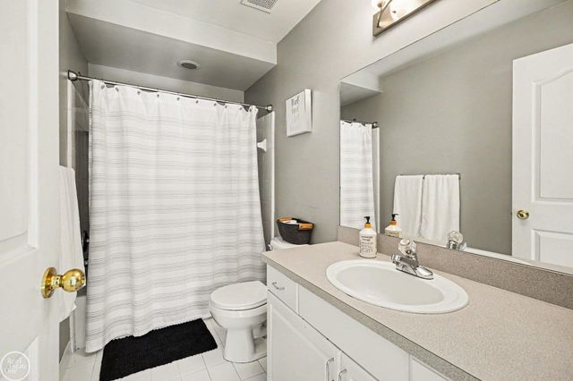 48710 Lafayette Drive, Macomb Twp, MI 48044