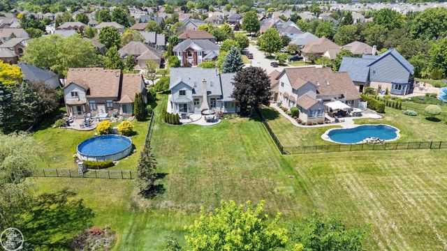 48710 Lafayette Drive, Macomb Twp, MI 48044