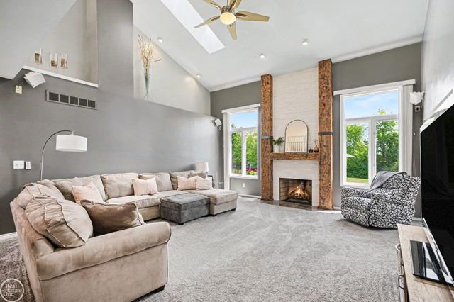 48710 Lafayette Drive, Macomb Twp, MI 48044