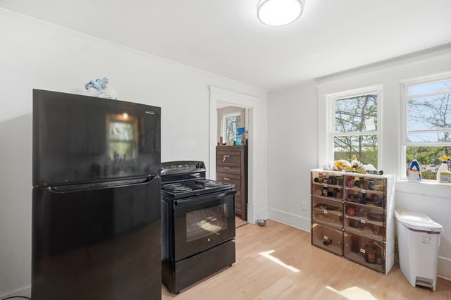 1111 East, Akron, OH 44307