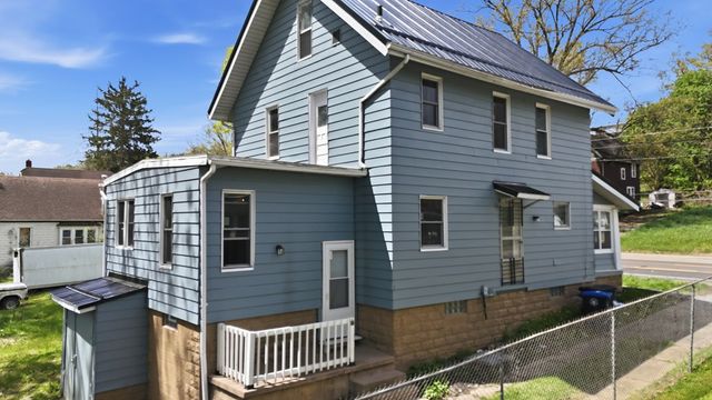 1111 East, Akron, OH 44307