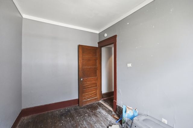 1111 East, Akron, OH 44307
