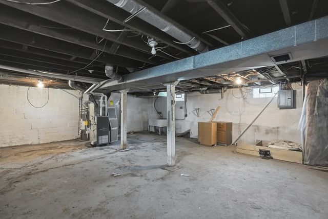 1111 East, Akron, OH 44307
