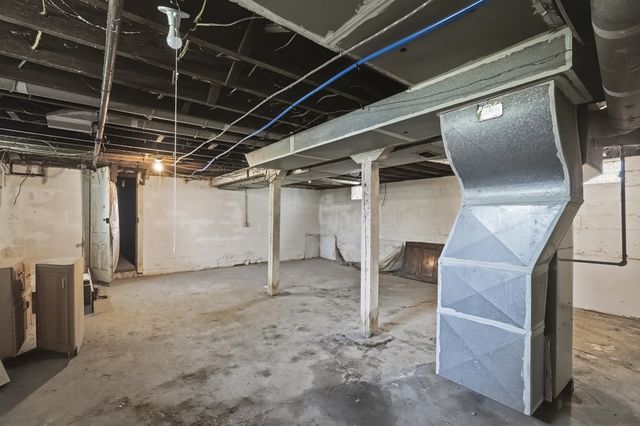 1111 East, Akron, OH 44307