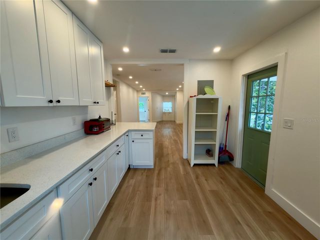 2238 QUINCY STREET S, St Petersburg, FL 33711