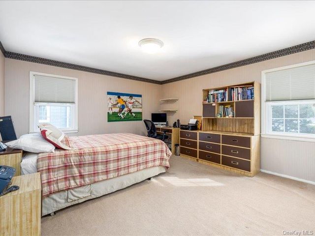 16 Wright Road, Rockville Centre, NY 11570