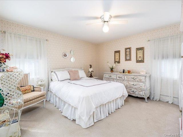 16 Wright Road, Rockville Centre, NY 11570