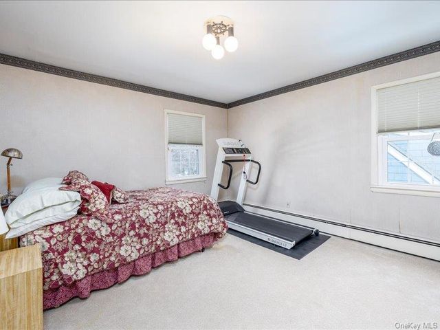 16 Wright Road, Rockville Centre, NY 11570