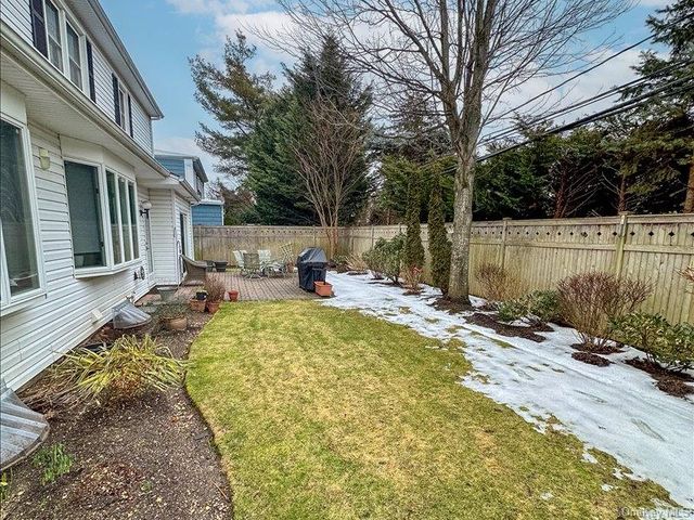 16 Wright Road, Rockville Centre, NY 11570