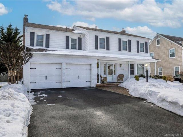 16 Wright Road, Rockville Centre, NY 11570