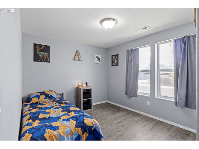 153 QUINCY Ave, Roseburg, OR 97471