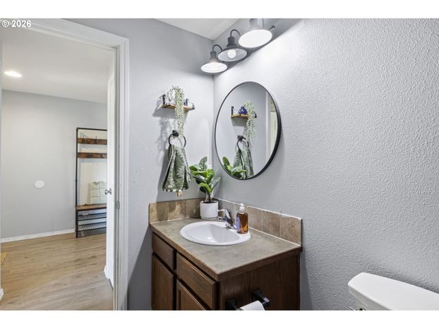 153 QUINCY Ave, Roseburg, OR 97471