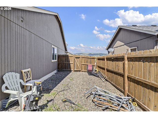 153 QUINCY Ave, Roseburg, OR 97471
