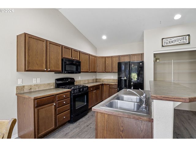 153 QUINCY Ave, Roseburg, OR 97471