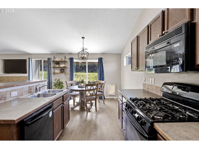 153 QUINCY Ave, Roseburg, OR 97471