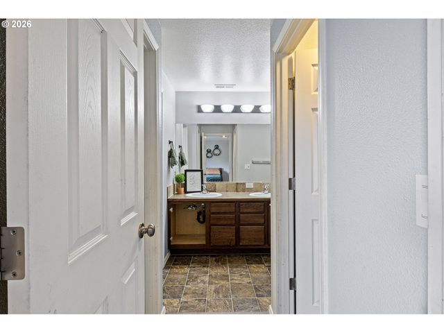 153 QUINCY Ave, Roseburg, OR 97471