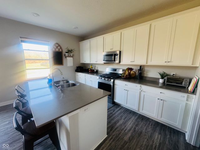 16352 Sedalia Drive, Fishers, IN 46040