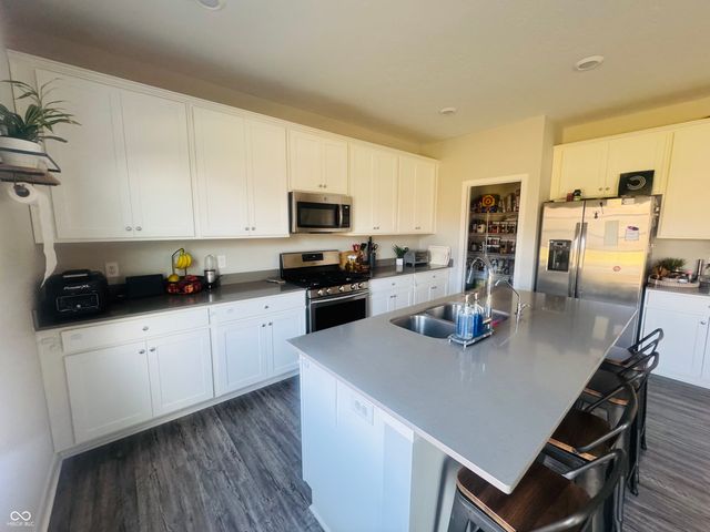 16352 Sedalia Drive, Fishers, IN 46040