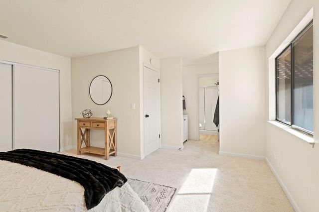 6892 Calvine Rd, Sacramento, CA 95823