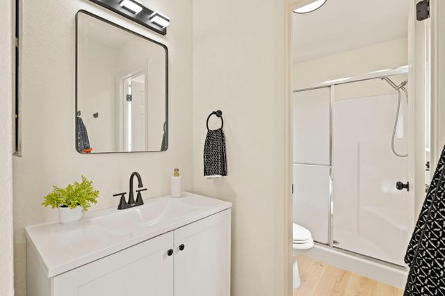 6892 Calvine Rd, Sacramento, CA 95823