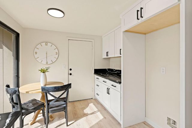 6892 Calvine Rd, Sacramento, CA 95823