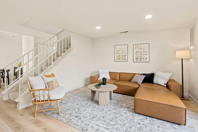 6892 Calvine Rd, Sacramento, CA 95823