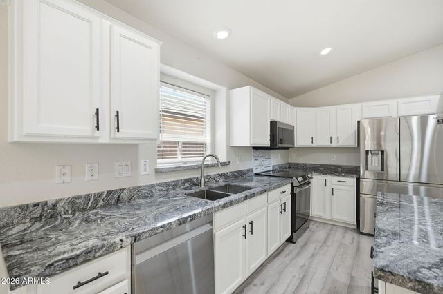 273 E CHICORY Place, San Tan Valley, AZ 85143