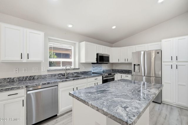 273 E CHICORY Place, San Tan Valley, AZ 85143
