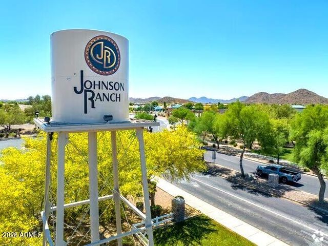 273 E CHICORY Place, San Tan Valley, AZ 85143