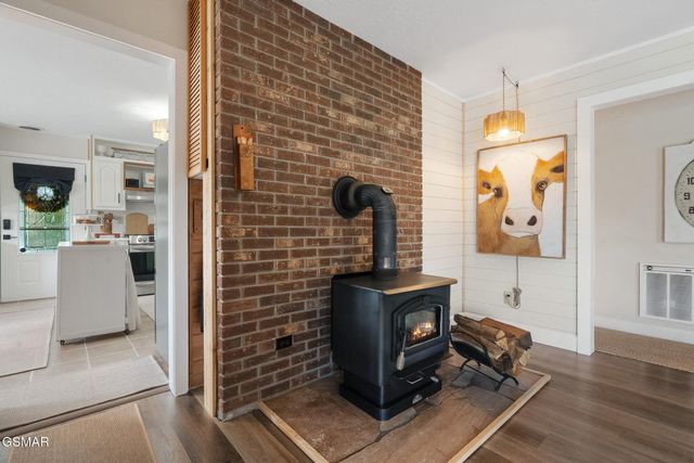 1945 Valley Woods Drive, Sevierville, TN 37862