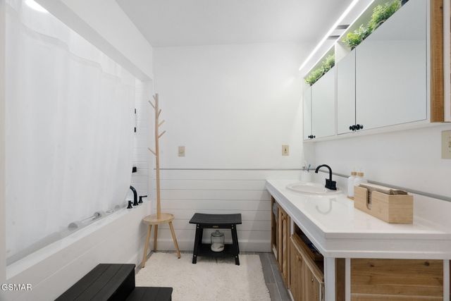 1945 Valley Woods Drive, Sevierville, TN 37862