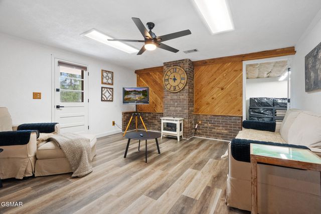 1945 Valley Woods Drive, Sevierville, TN 37862