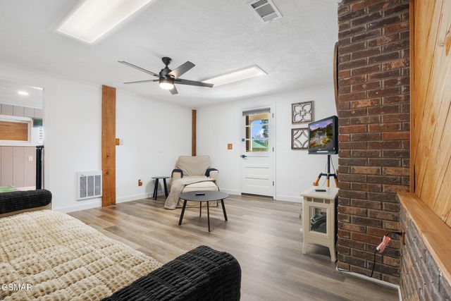 1945 Valley Woods Drive, Sevierville, TN 37862