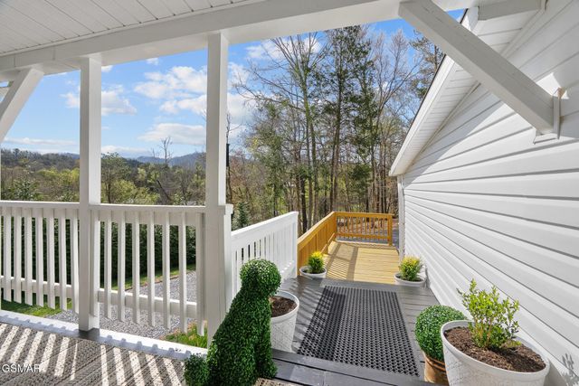 1945 Valley Woods Drive, Sevierville, TN 37862