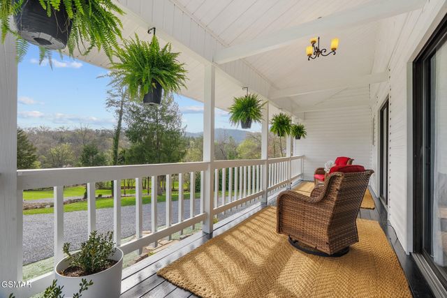 1945 Valley Woods Drive, Sevierville, TN 37862