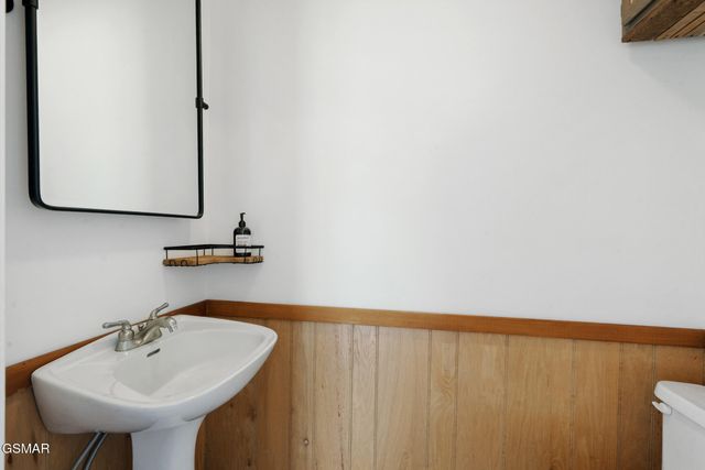 1945 Valley Woods Drive, Sevierville, TN 37862