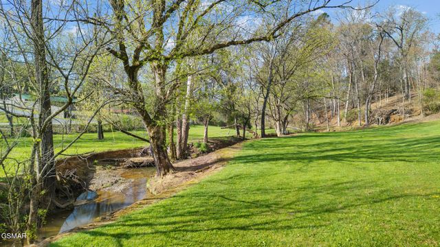 1945 Valley Woods Drive, Sevierville, TN 37862