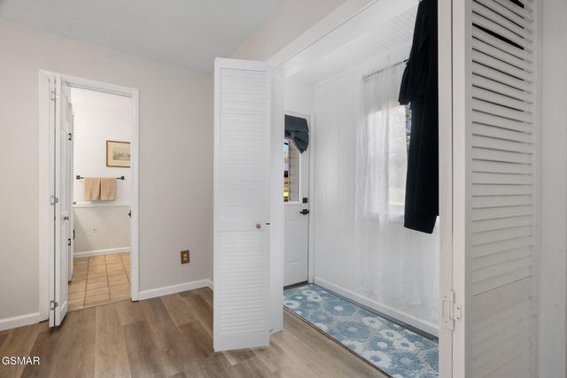 1945 Valley Woods Drive, Sevierville, TN 37862