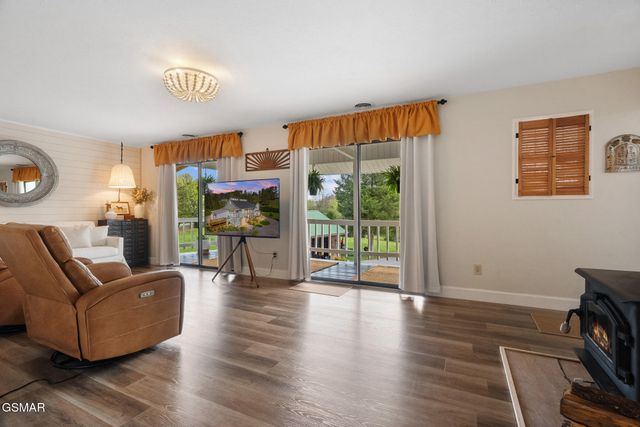 1945 Valley Woods Drive, Sevierville, TN 37862