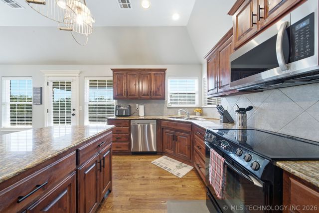 14346 S Toledo Avenue, Bixby, OK 74008