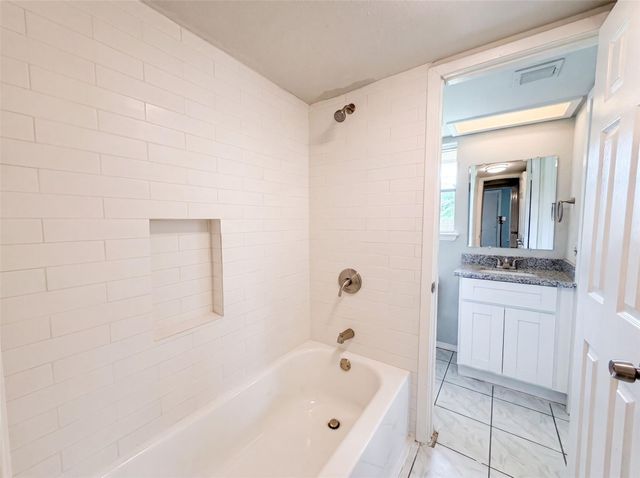 12510 Daventry Lane, Houston, TX 77039