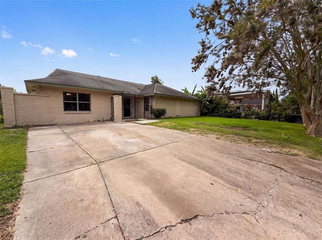 12510 Daventry Lane, Houston, TX 77039
