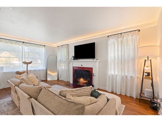 207 Nw 45TH St, Vancouver, WA 98660