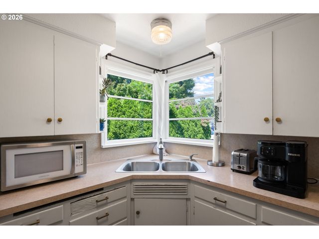 207 Nw 45TH St, Vancouver, WA 98660