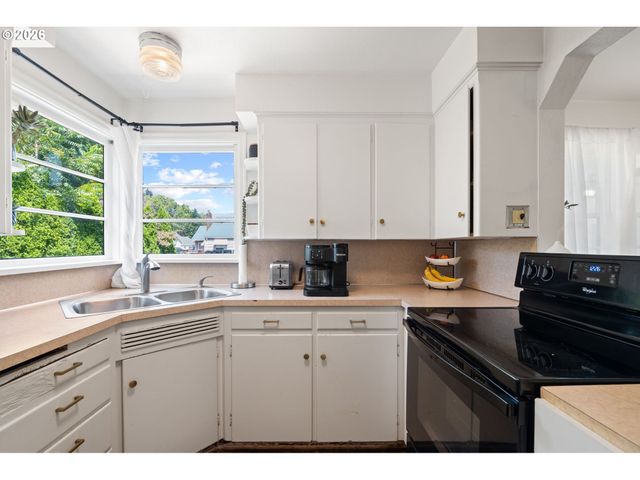 207 Nw 45TH St, Vancouver, WA 98660