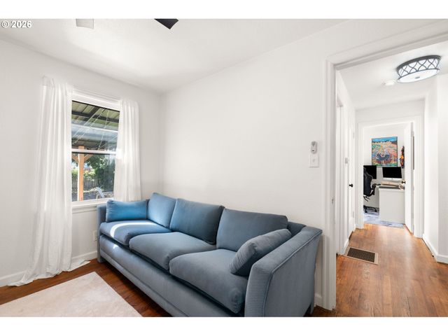 207 Nw 45TH St, Vancouver, WA 98660