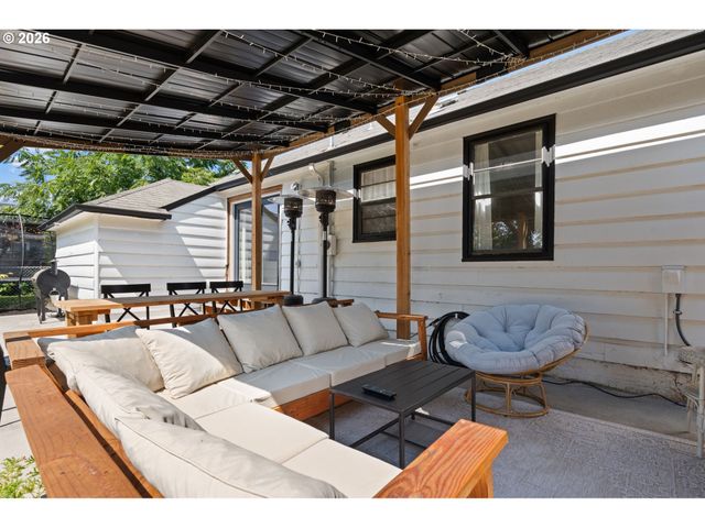 207 Nw 45TH St, Vancouver, WA 98660