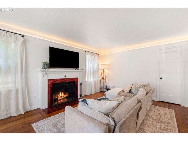 207 Nw 45TH St, Vancouver, WA 98660