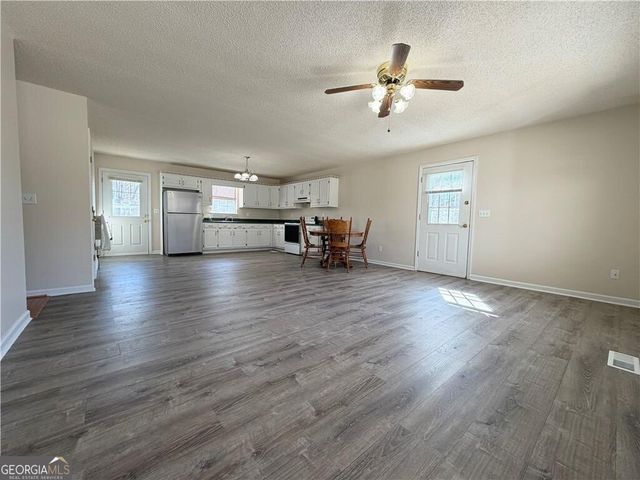 633 Cash Road NE, Calhoun, GA 30701