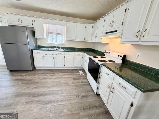 633 Cash Road NE, Calhoun, GA 30701